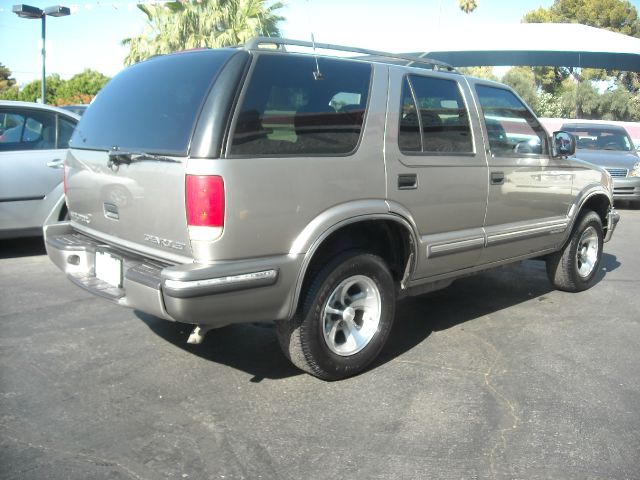 Chevrolet Blazer 2000 photo 2