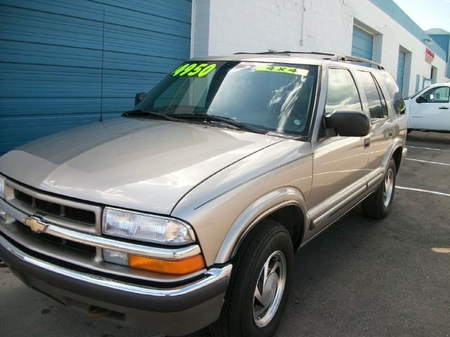 Chevrolet Blazer 2000 photo 2