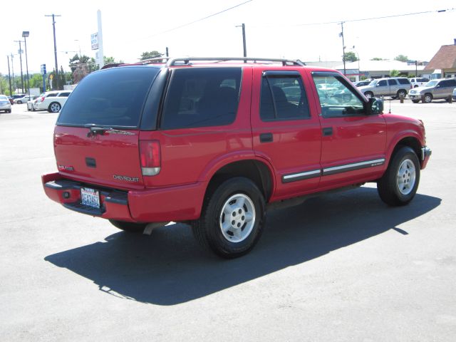 Chevrolet Blazer 2000 photo 2