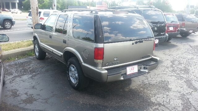 Chevrolet Blazer 2001 photo 3