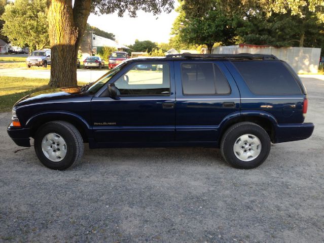 Chevrolet Blazer 2001 photo 2