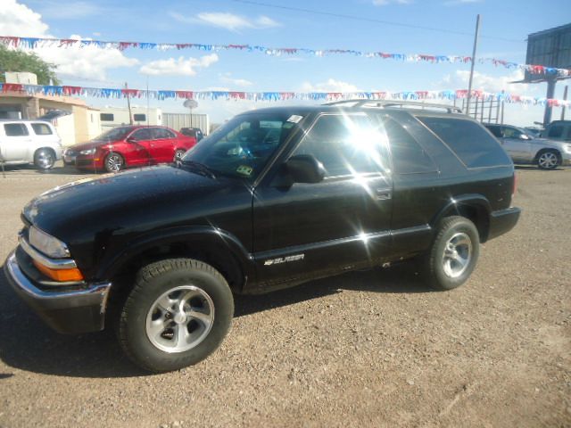 Chevrolet Blazer 2001 photo 2