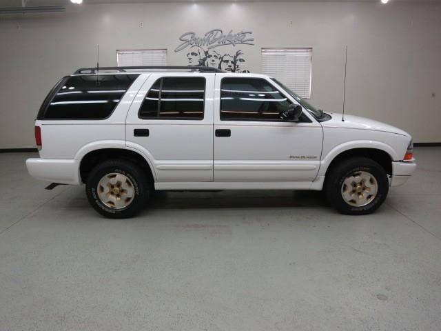 Chevrolet Blazer 2001 photo 2