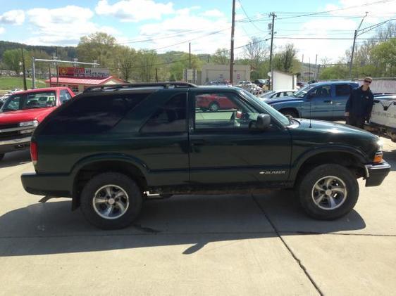 Chevrolet Blazer 2001 photo 2