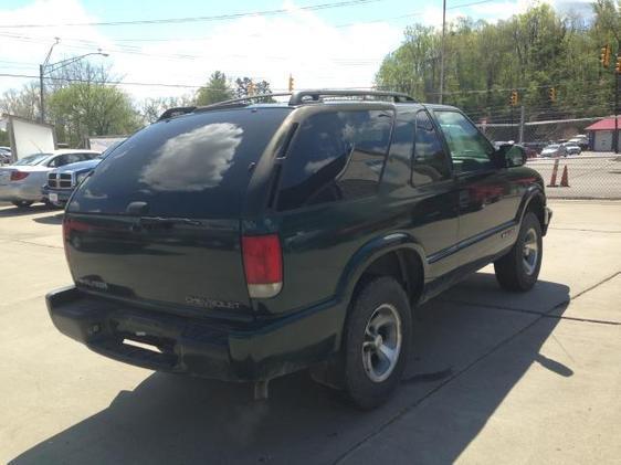 Chevrolet Blazer 2001 photo 3