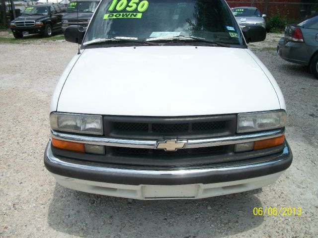 Chevrolet Blazer 2001 photo 3