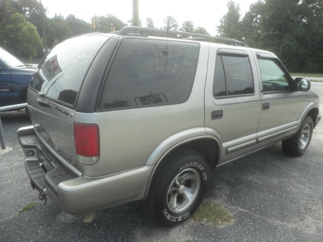 Chevrolet Blazer 2001 photo 2