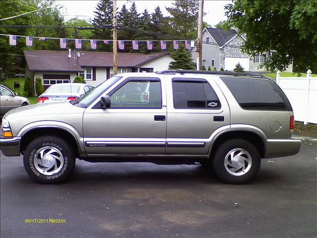 Chevrolet Blazer 2001 photo 1