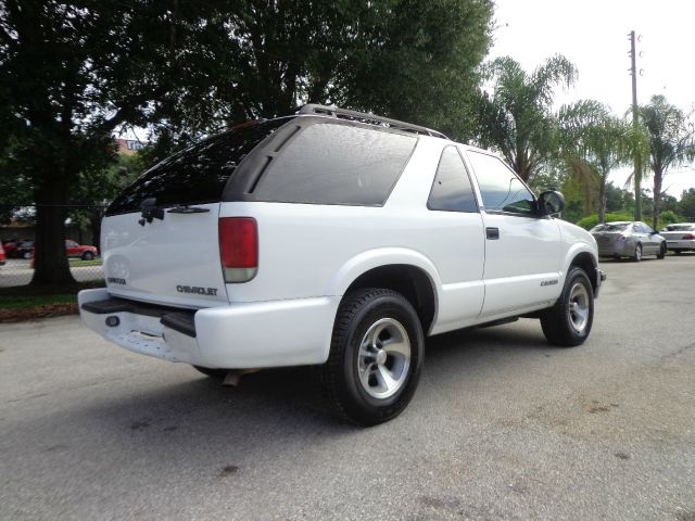 Chevrolet Blazer 2001 photo 2