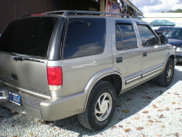 Chevrolet Blazer 2001 photo 2