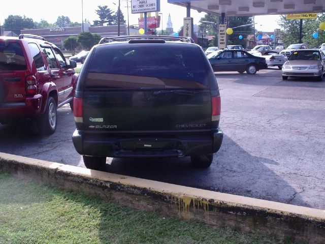 Chevrolet Blazer 2001 photo 1