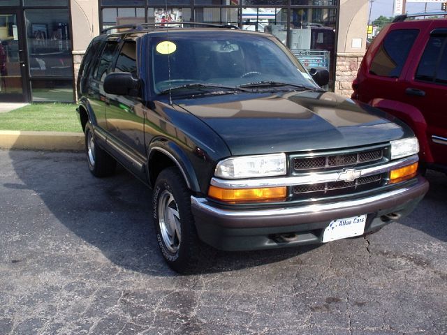 Chevrolet Blazer 2001 photo 2