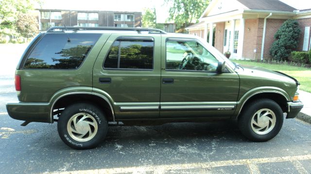 Chevrolet Blazer 2001 photo 3