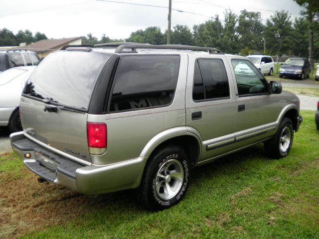 Chevrolet Blazer 2001 photo 3