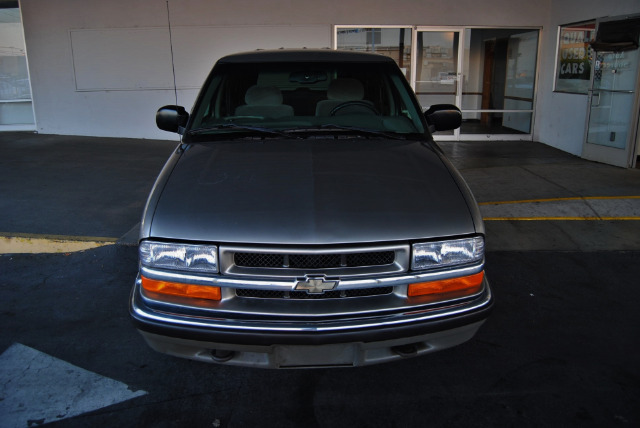 Chevrolet Blazer 2001 photo 3