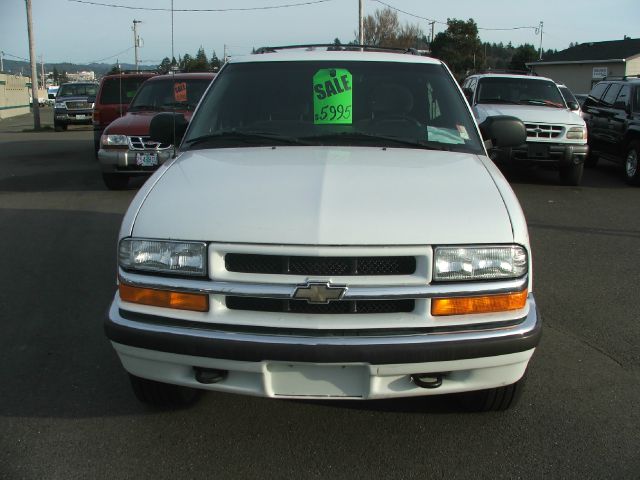 Chevrolet Blazer 2001 photo 3