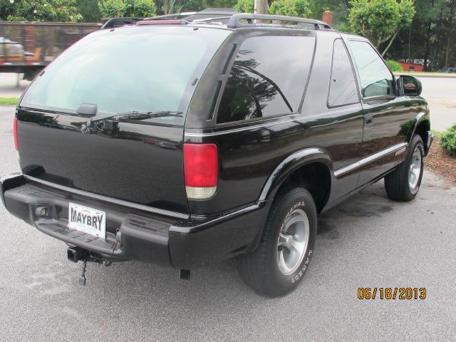 Chevrolet Blazer 2001 photo 2