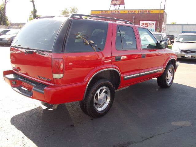 Chevrolet Blazer 2001 photo 2