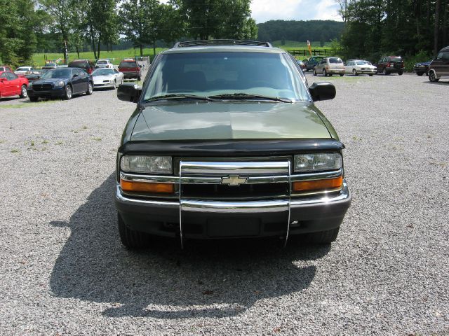 Chevrolet Blazer 2001 photo 2