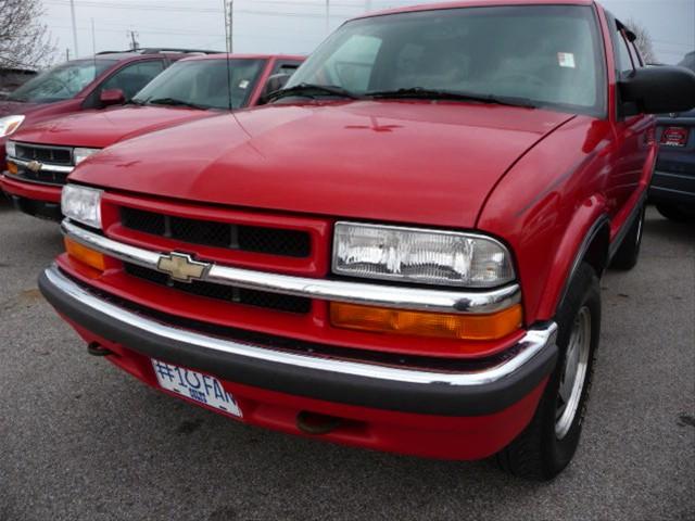 Chevrolet Blazer 2001 photo 2