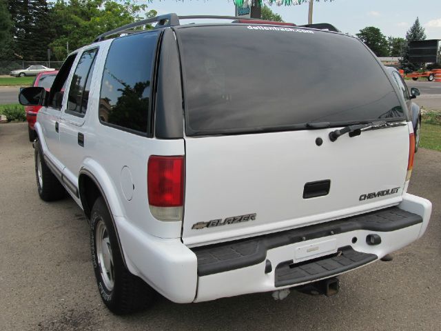 Chevrolet Blazer 2001 photo 2