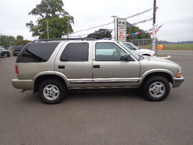 Chevrolet Blazer 2001 photo 2