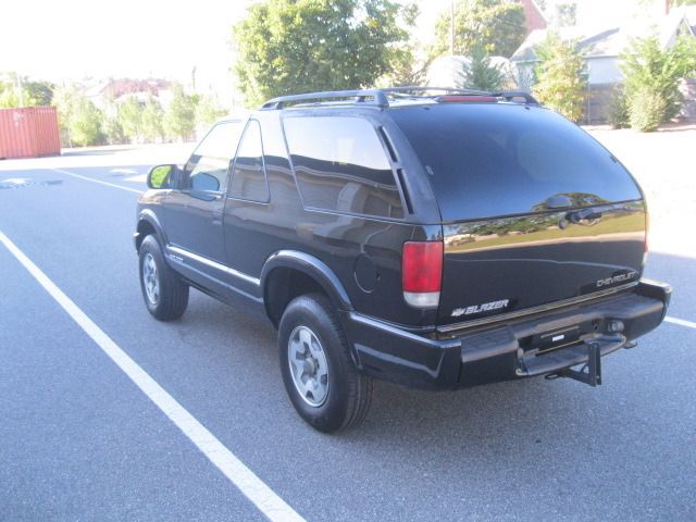 Chevrolet Blazer 2001 photo 3