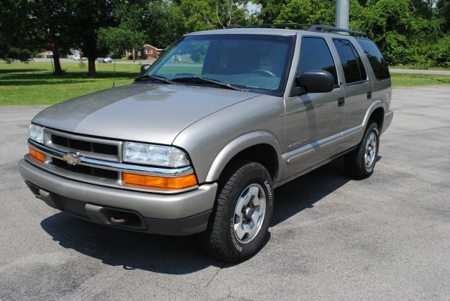 Chevrolet Blazer 2002 photo 2