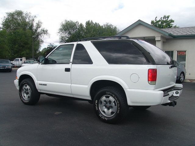 Chevrolet Blazer 2002 photo 2