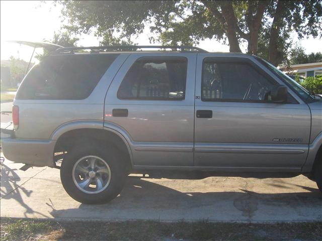 Chevrolet Blazer 2002 photo 2