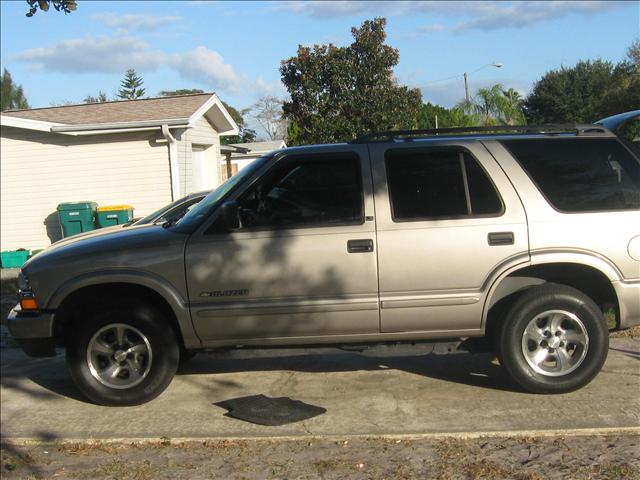 Chevrolet Blazer 2002 photo 3