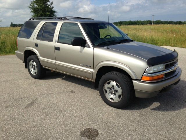 Chevrolet Blazer 2002 photo 2