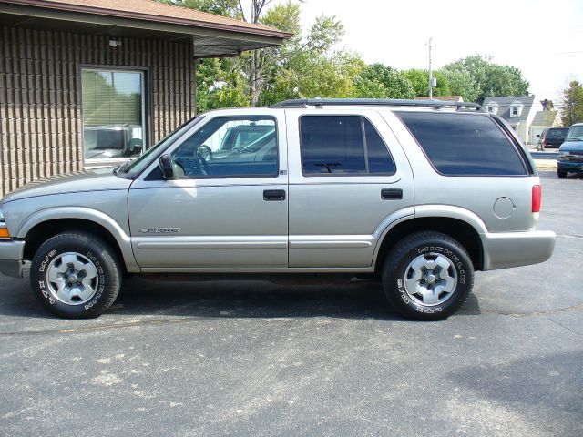 Chevrolet Blazer 2002 photo 2