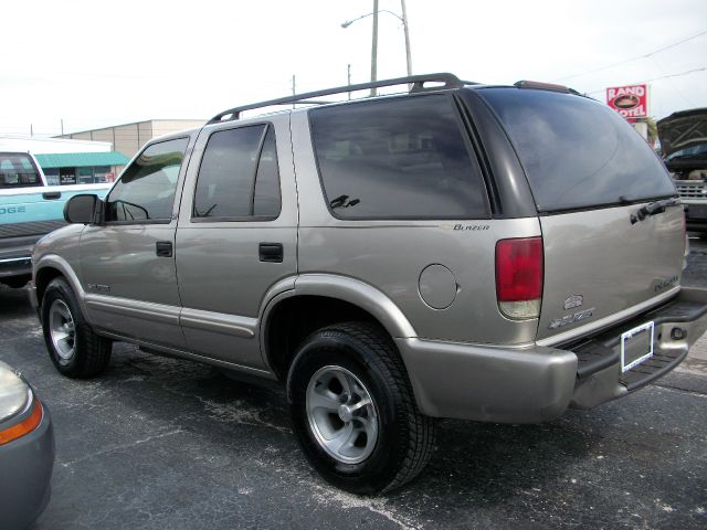 Chevrolet Blazer 2002 photo 2