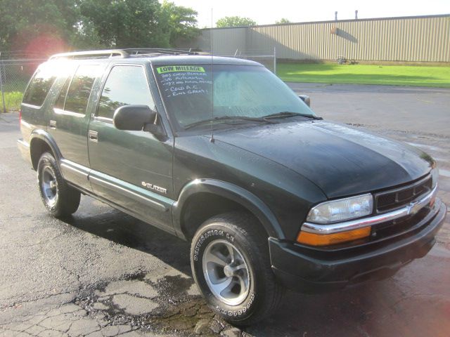 Chevrolet Blazer 2003 photo 2