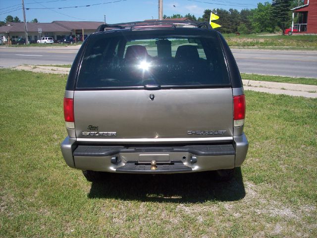 Chevrolet Blazer 2003 photo 2