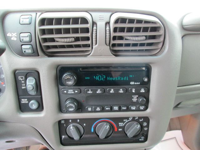 Chevrolet Blazer 2003 photo 2