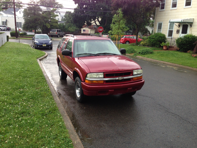 Chevrolet Blazer 2003 photo 2