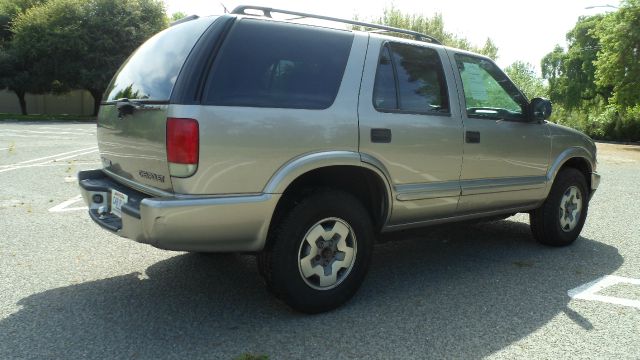 Chevrolet Blazer 2003 photo 2