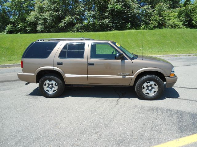 Chevrolet Blazer 2004 photo 1