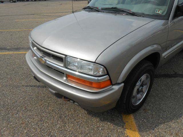 Chevrolet Blazer 2004 photo 2