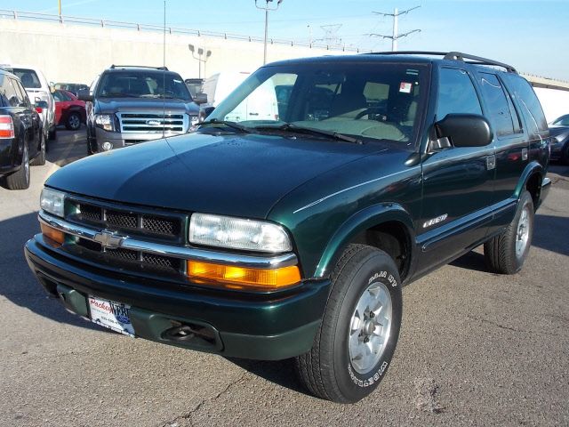 Chevrolet Blazer 2004 photo 1