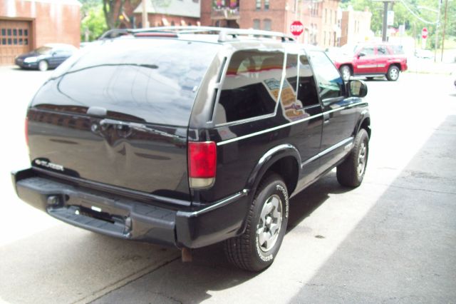 Chevrolet Blazer 2004 photo 2