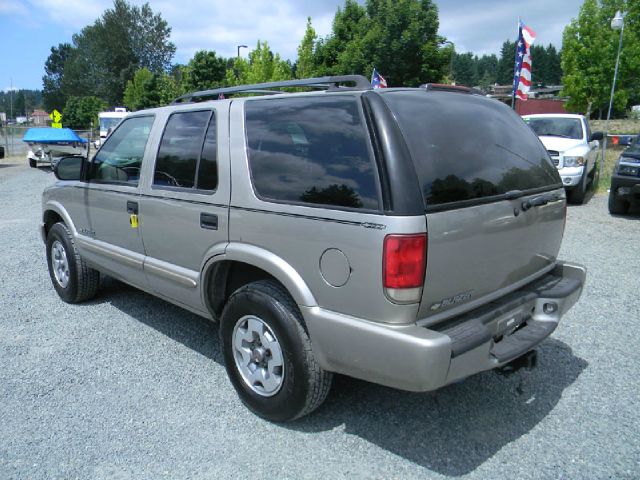 Chevrolet Blazer 2004 photo 2