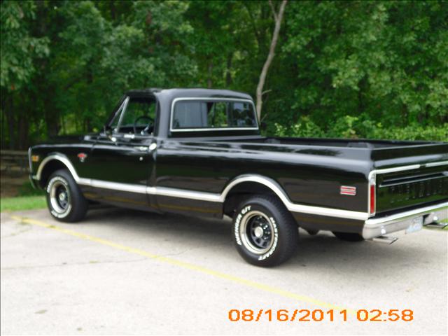 Chevrolet C10 1968 photo 2