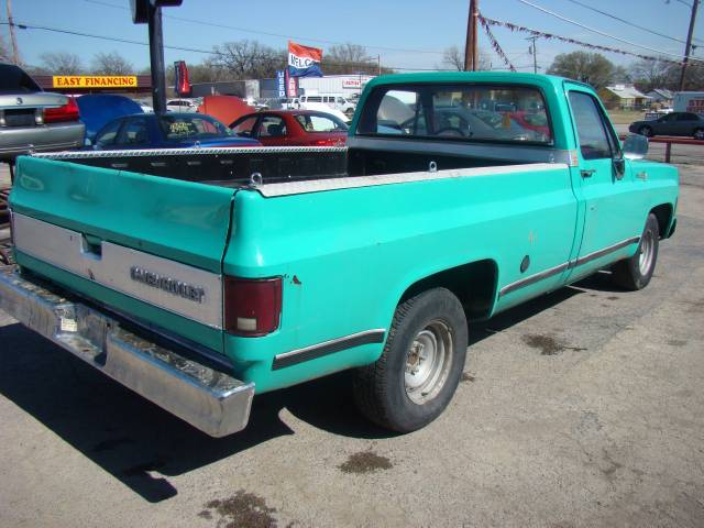 Chevrolet C10 1977 photo 2