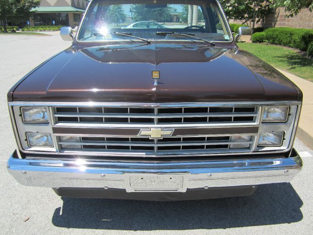 Chevrolet C10 1985 photo 3