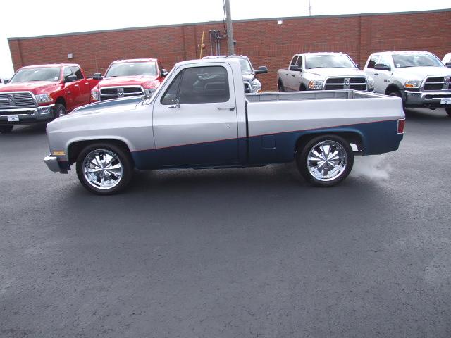 Chevrolet C10 1986 photo 1