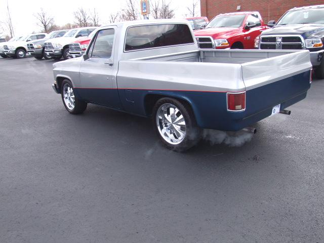 Chevrolet C10 1986 photo 2