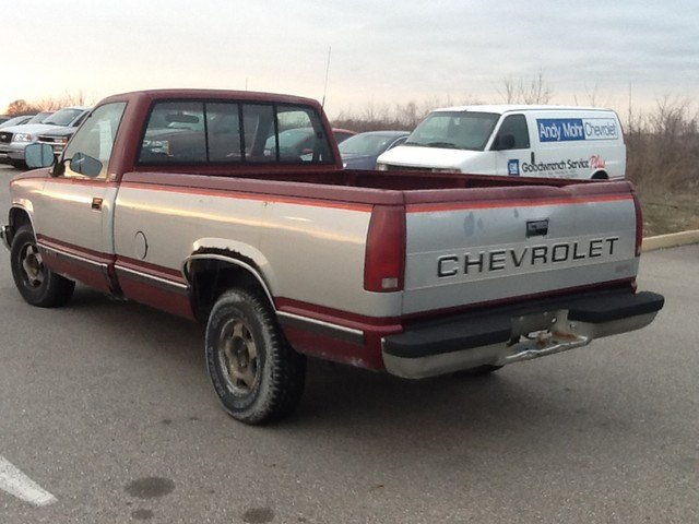 Chevrolet C1500 1989 photo 2